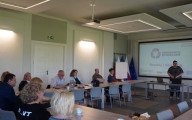 przedstawiciele  wielkopolskich przedsiębiorstw społecznych podczas spotkania z wicewojewodą