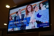 Baner reklamowy z napisem "PPK Blisko Ciebie"