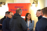 rozmowa wojewody z rolnikami powiatu wągrowieckiego