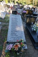 zdjęcie grobu trzydziestu cywilnych ofiar II wojny światowej. Poznań