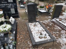 zdjęcie grobu Ireny Małeckiej - ofiary II wojny światowej. Poznań