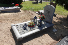 zdjęcie grobu Wincentego Kramera zamordowanego przez Niemców. Lewice