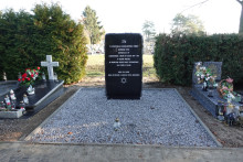 zdjęcie grobu ofiar Holocaustu w Bojanowie