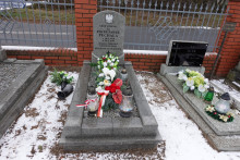 Zdjęcie grobu Piotra Puchały ofiary terroru niemieckiego. Grabów nad Prosną
