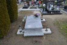 zdjęcie grobu Wacława Biernackiego - ofiary terroru niemieckiego. Miłosław