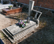 Zdjęcie grobu Antoniego Malinowskiego ofiary terroru niemieckiego. Giżyce