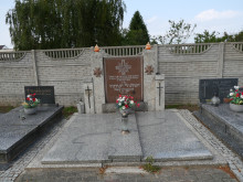 zdjęcie grobu zbiorowego ofiar egzekucji niemieckiej. Nowe Skalmierzyce