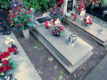 zdjęcie grobu Juliana Wierzbickiego we Wronkach - ofiary terroru stalinowskiego