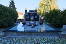 zdjęcie grobu Polaków rozstrzelanych przez Niemców. Śmigiel