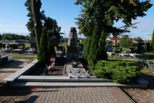 zdjęcie grobu ofiar terroru niemieckiego w Pleszewie