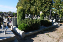 zdjęcie grobu polskich ofiar nalotu niemieckiego w Pleszewie