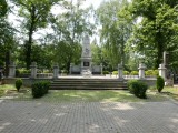 zdjęcie grobu Powstańców Wielkopolskich w Ostrzeszowie