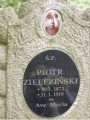 zdjęcie grobu Powstańca Wielkopolskiego Piotra Zielezińskiego w Sulmierzycach