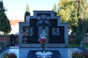 zdjęcie grobu Polaków rozstrzelanych przez Niemców. Śmigiel