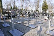 zdjęcia kwatery wojennej na cmentarzu parafialnym w Koninie
