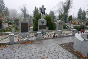 zdjęcie grobu żołnierzy polskich zmarłych w czasie wojny polsko - bolszewickiej. Września