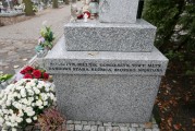 zdjęcie grobu ofiar hitleryzmu w Wolsztnie