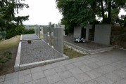 zdjęcie zespołu 8 grobów zbiorowych w Rawiczu (II)
