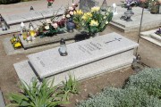 zdjęcie grobu powstańca wielkopolskiego Jana Nowaka w Tulcach
