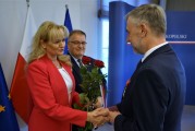 II Wicewojewoda skłąda gratulacje Marszałkowi Województwa Wielkopolskiego.