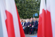 Wojewoda wielkopolski z zaproszonymi gośćmi podczas inauguracji nowego roku szkolnego