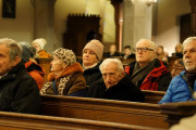 Wierni zebrani podczas mszy upamiętniającej pierwszą masową zsyłkę Polaków na Sybir