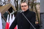 przemawia prezes Wielkopolskiego Stowarzyszenia Upamiętnienia Żołnierzy Wyklętych w Poznaniu