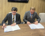Podpisanie porozumienia między Wielkopolskim Urzędem Wojewódzkim a Wydziałem Prawa i Administracji UAM.
