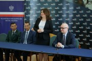 Wystąpienie wicewojewody wielkopolskiego Anety Niestrawskiej podczas podpisania umów w Słupcy