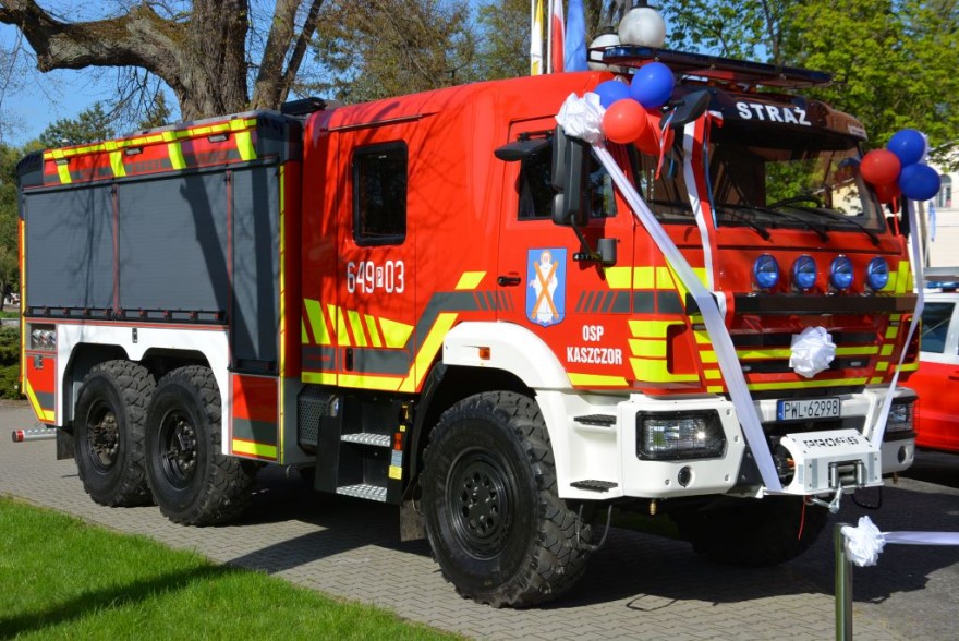 Uroczystości Dnia Strażaka w Wieleniu - wóz bojowy OSP