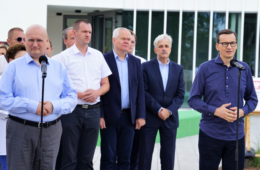 Premier Mateusz Morawiecki w Krotoszynie w towarzystwie parlamantarzystów.